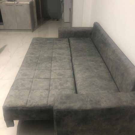 Taku Apartment Sarandë Exteriör bild
